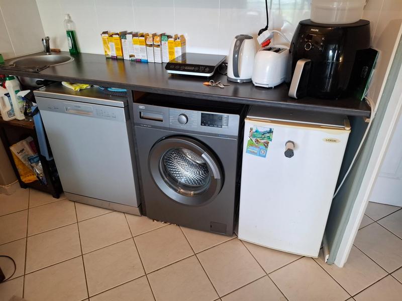 To Let 1 Bedroom Property for Rent in Somerset West Western Cape